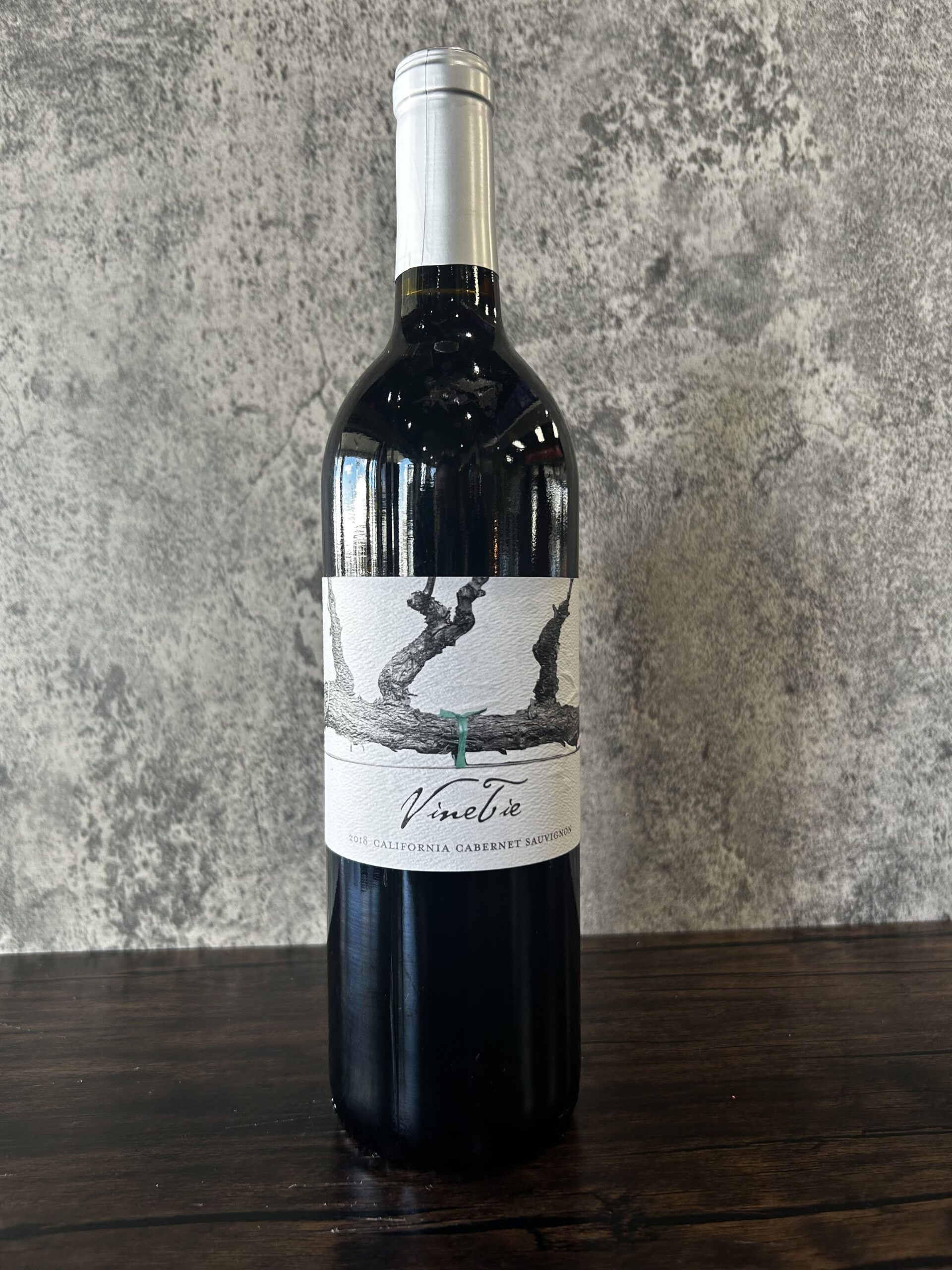 VineTie California Cabernet Sauvignon 2019 with vine illustration